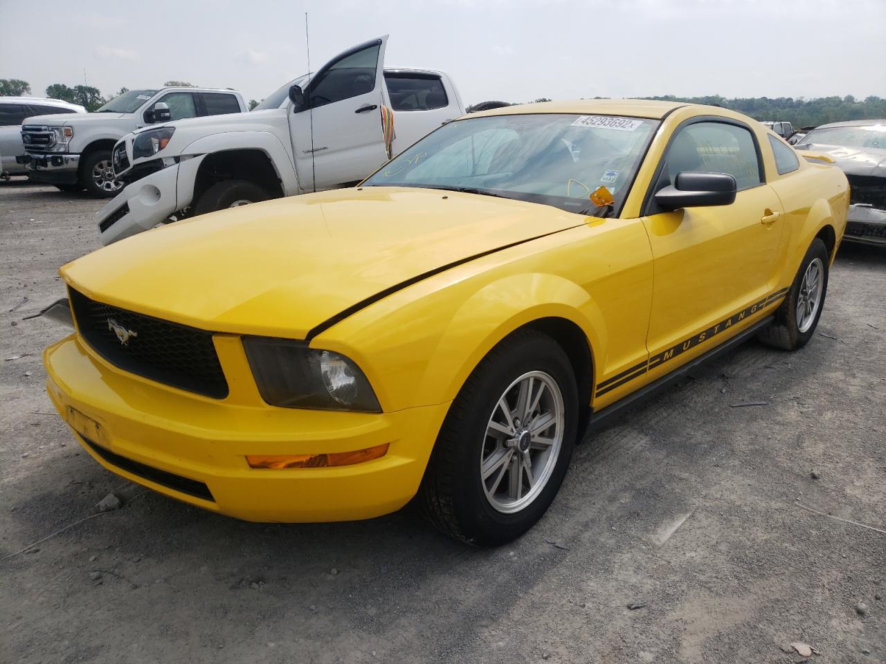 Photo 2 from auction – 2005 FORD MUSTANG with VIN 1ZVFT80N455253583