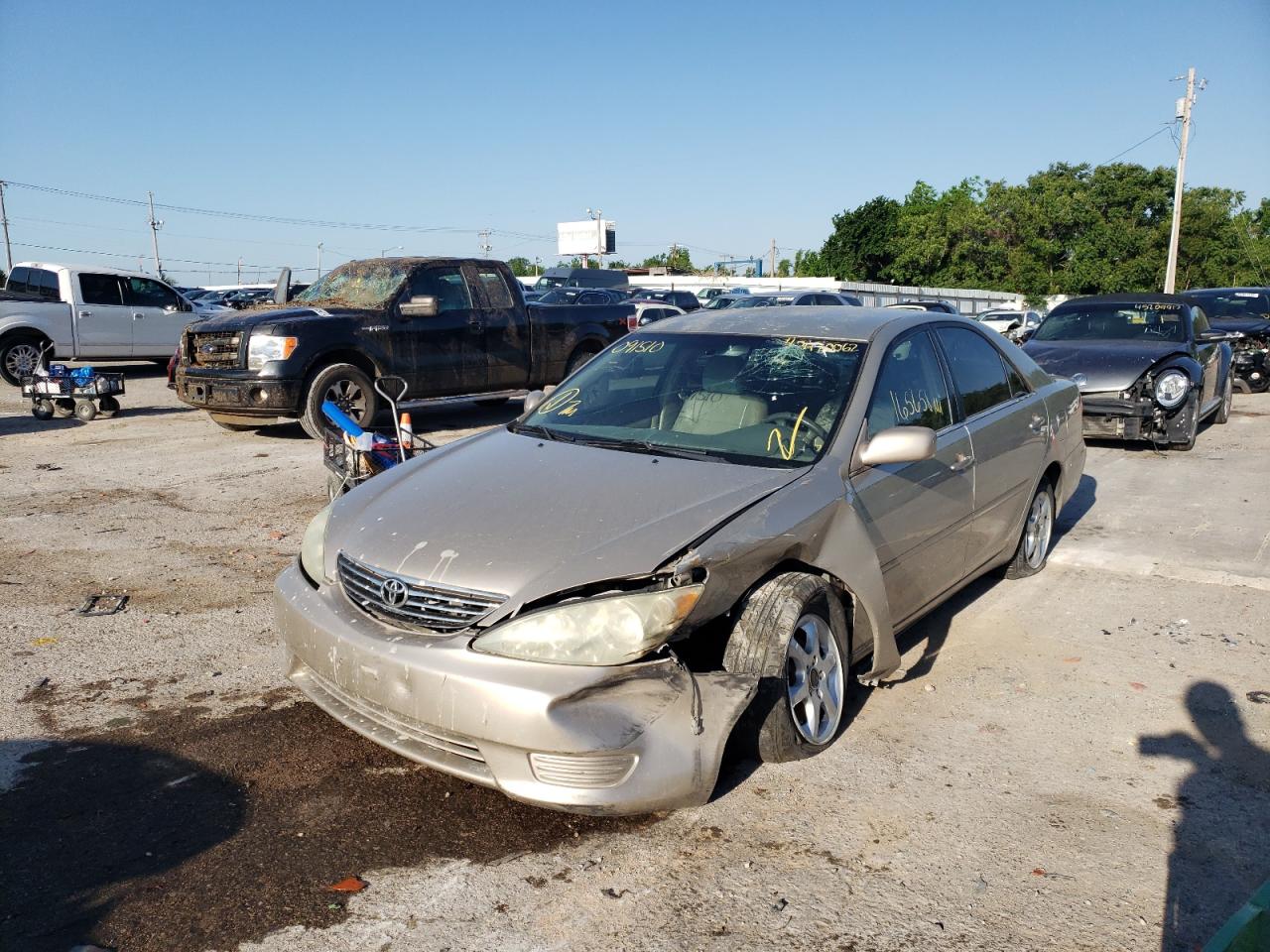 Photo 9 from auction – 2005 TOYOTA CAMRY LE with VIN 4T1BE32K65U091510