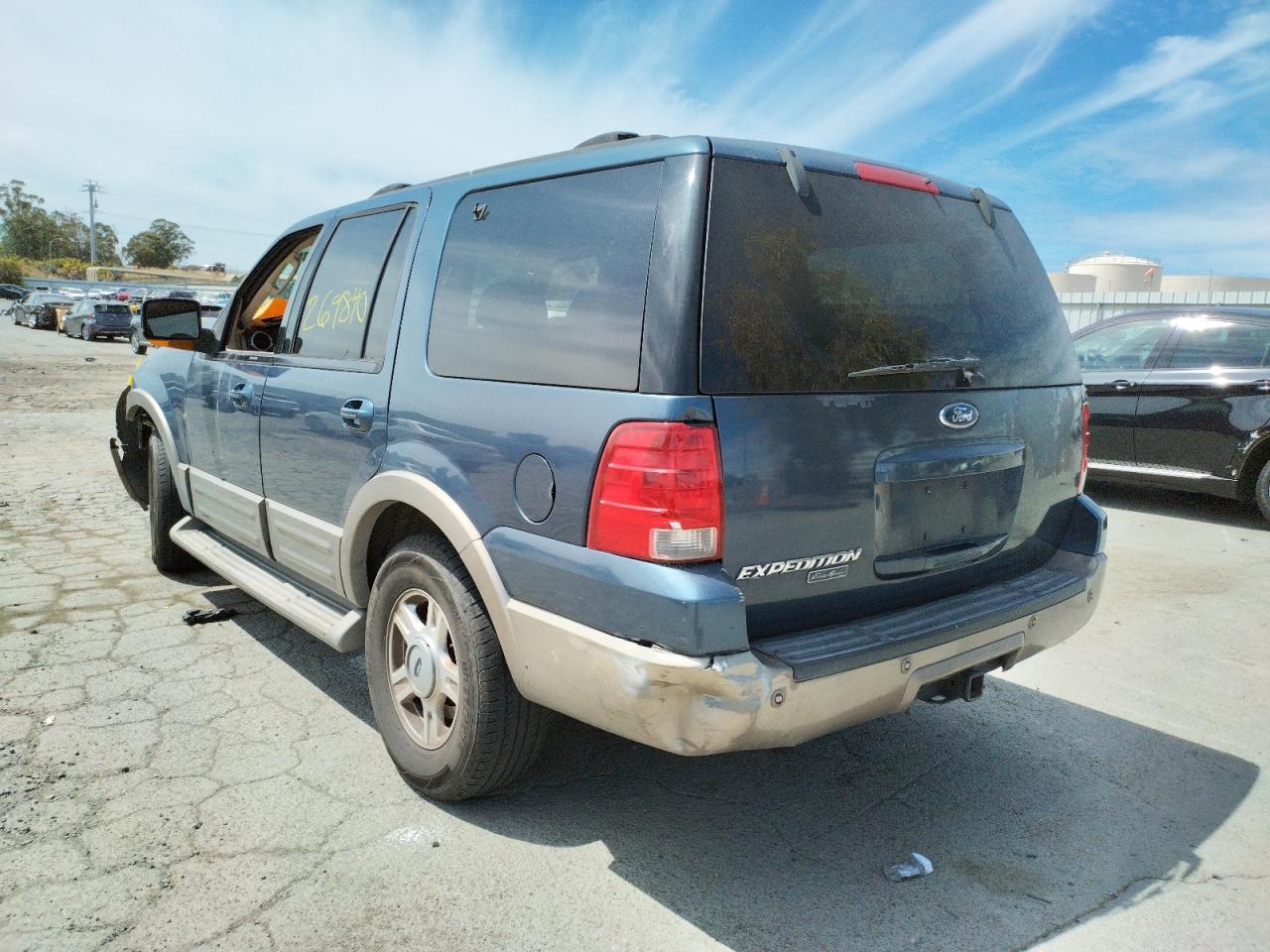 Photo 3 from auction – 2004 FORD EXPEDITION with VIN 1FMFU17L14LB89214