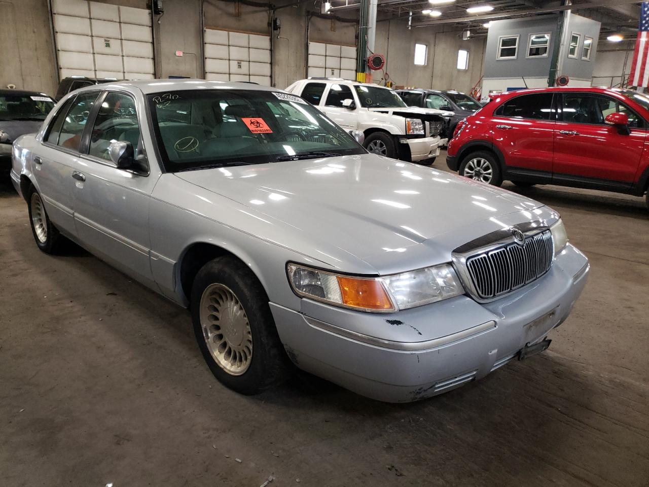 Photo 1 from auction – 2000 MERCURY GRAND MARQ with VIN 2MEFM75W8YX739262