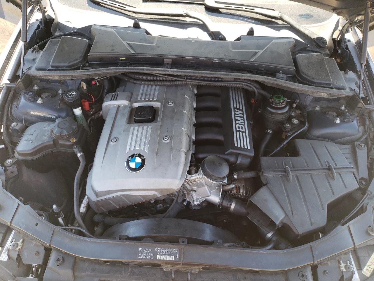 Photo 7 from auction – 2006 BMW 330 I with VIN WBAVB33506KR81093