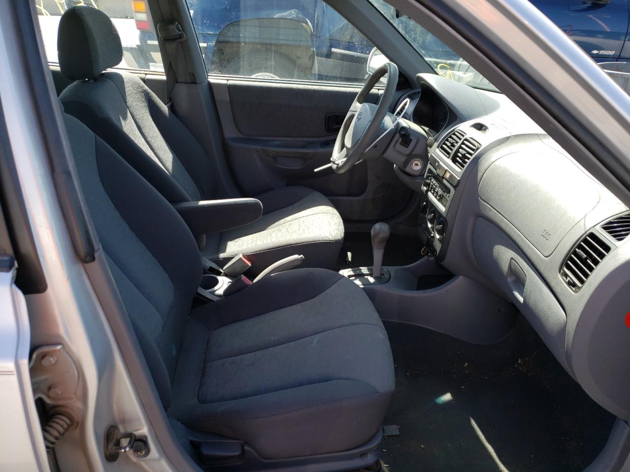Photo 5 from auction – 2005 HYUNDAI ACCENT GL with VIN KMHCG45C95U614804