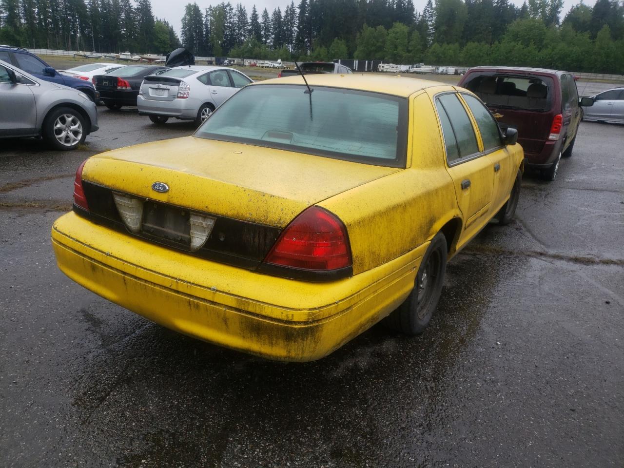 Photo 4 from auction – 2001 FORD CROWN VICT with VIN 2FAFP71W71X185593