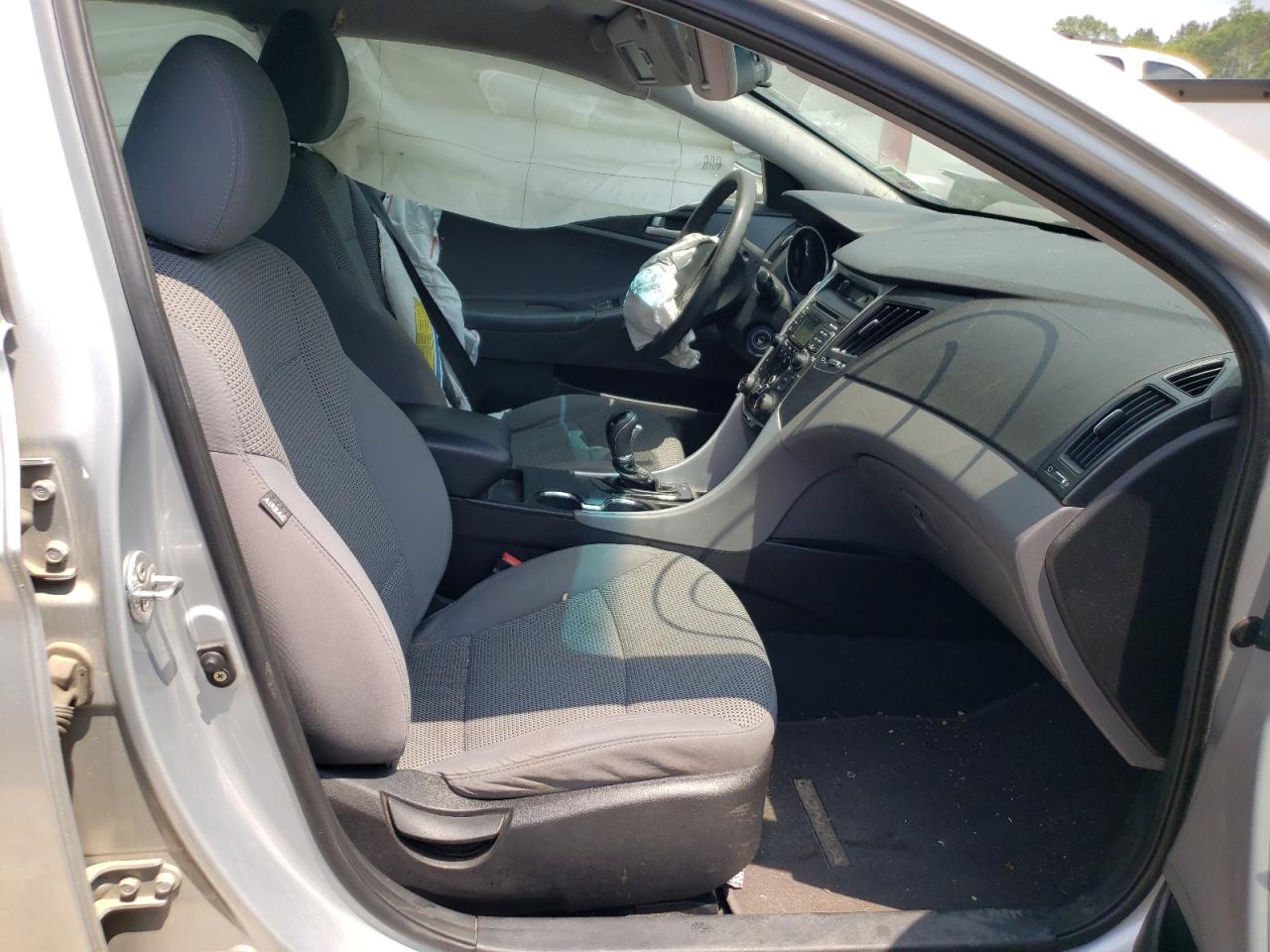 Photo 5 from auction – 2011 HYUNDAI SONATA GLS with VIN 5NPEB4AC5BH209787
