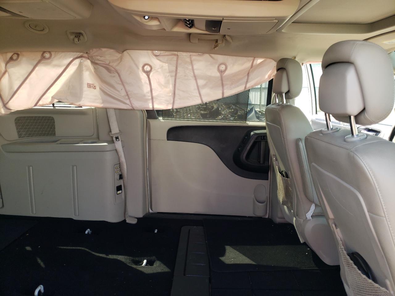 Photo 6 from auction – 2012 CHRYSLER TOWN & COU with VIN 2C4RC1CG4CR162740