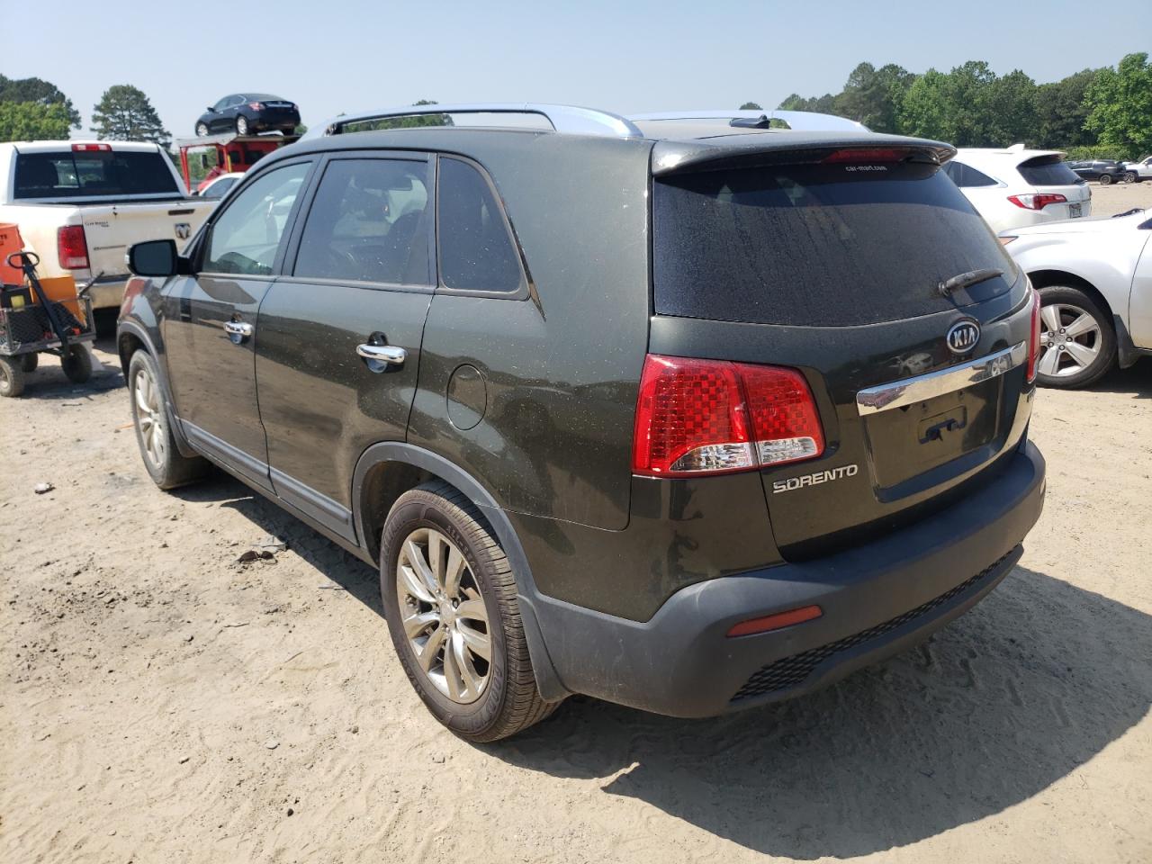 Photo 3 from auction – 2011 KIA SORENTO EX with VIN 5XYKU4A26BG156545