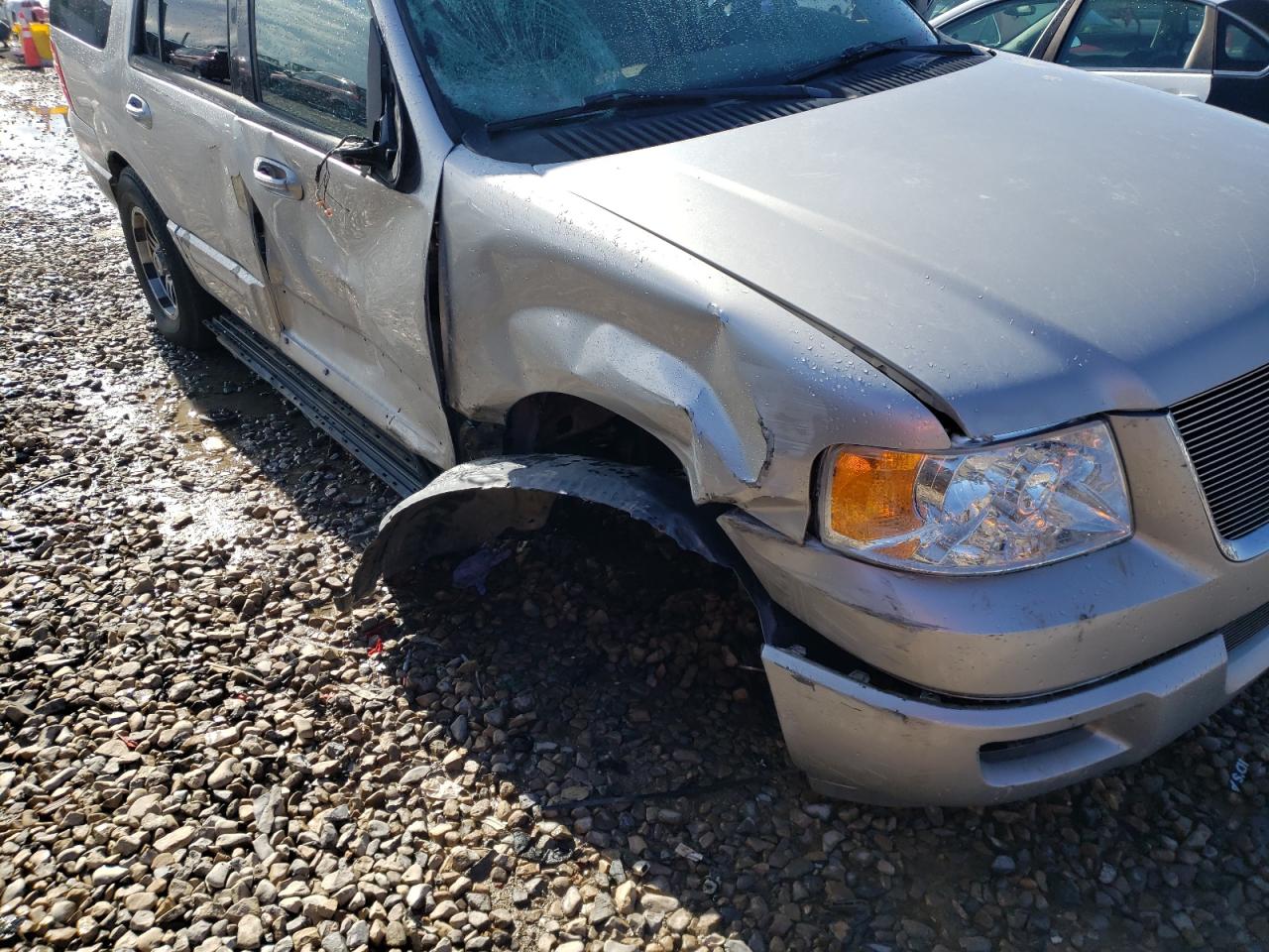 Photo 9 from auction – 2003 FORD EXPEDITION with VIN 1FMFU15L23LB07105