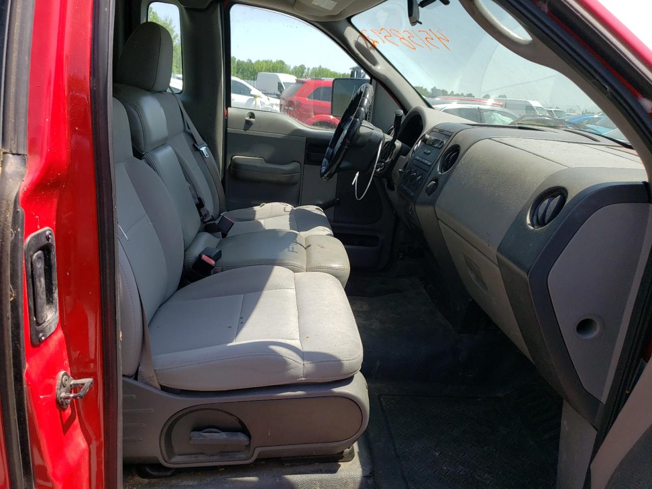 Photo 5 from auction – 2005 FORD F150 with VIN 1FTRF12285NB97455