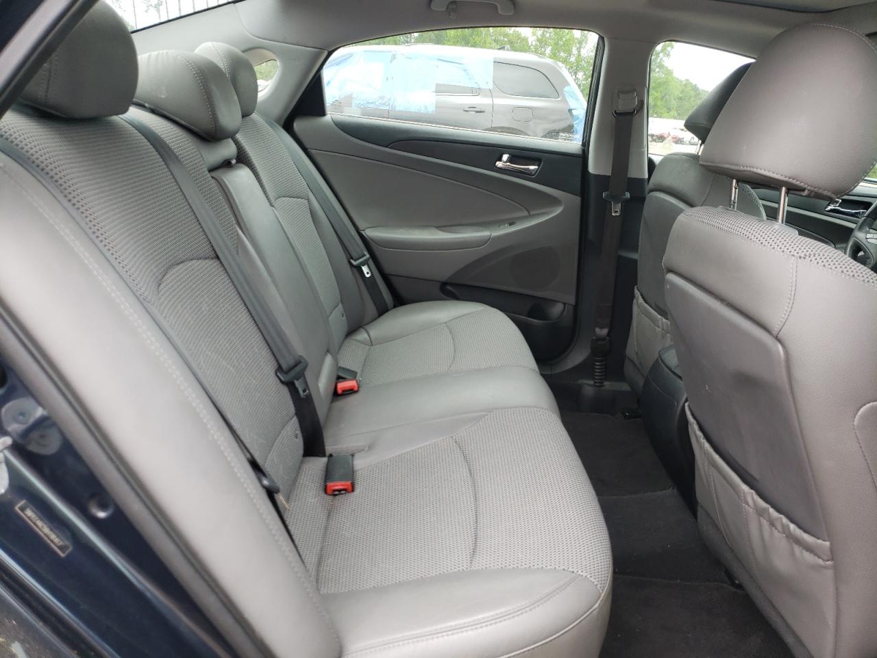 Photo 6 from auction – 2011 HYUNDAI SONATA SE with VIN 5NPEC4AC5BH191417