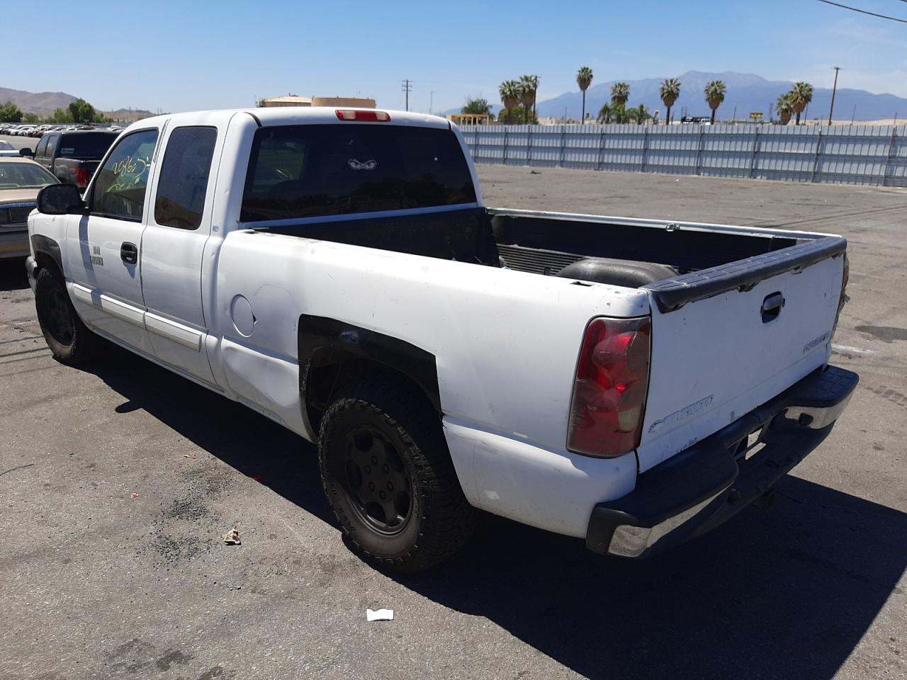 Photo 3 from auction – 2003 CHEVROLET SILVERADO with VIN 2GCEC19V631317520