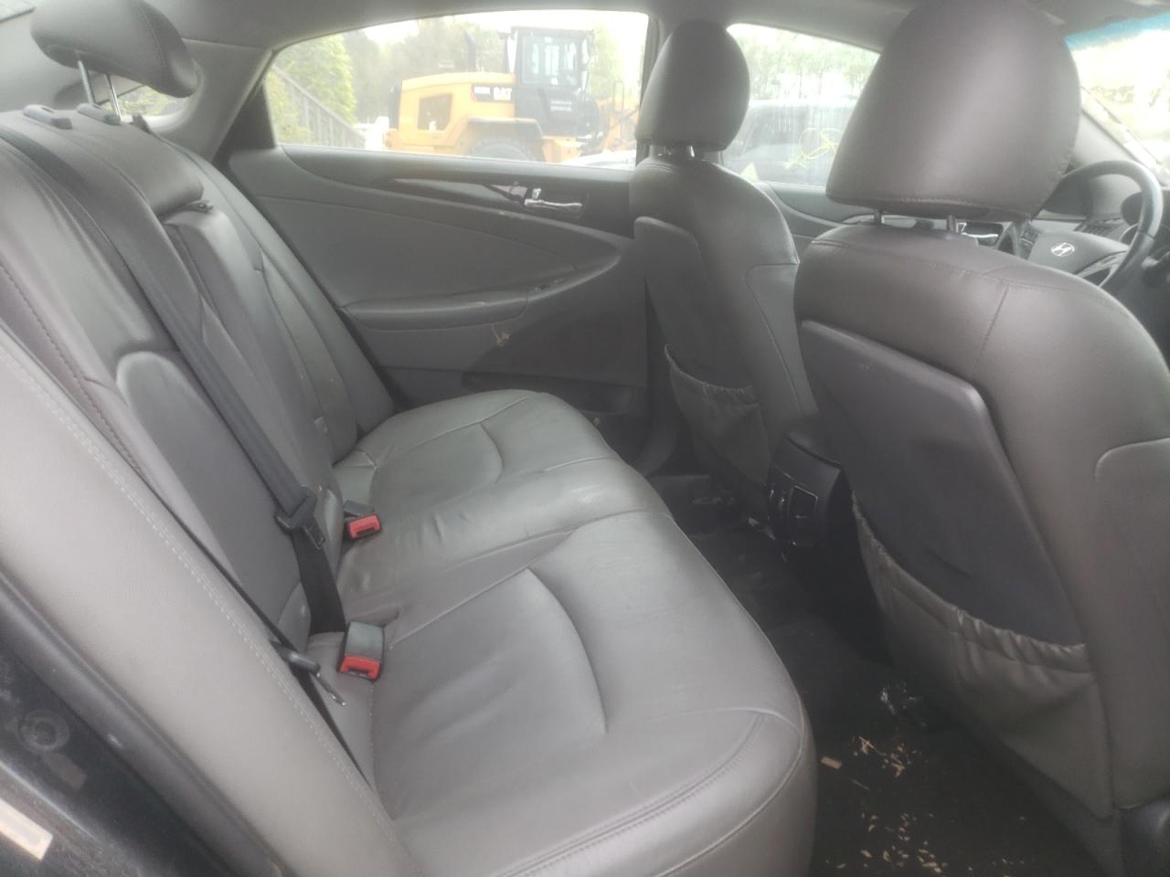 Photo 6 from auction – 2011 HYUNDAI SONATA SE with VIN 5NPEC4AC0BH001684