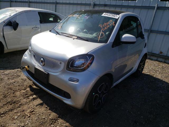 Photo 2 from auction – 2018 SMART FORTWO with VIN WMEFJ9BA5JK318365