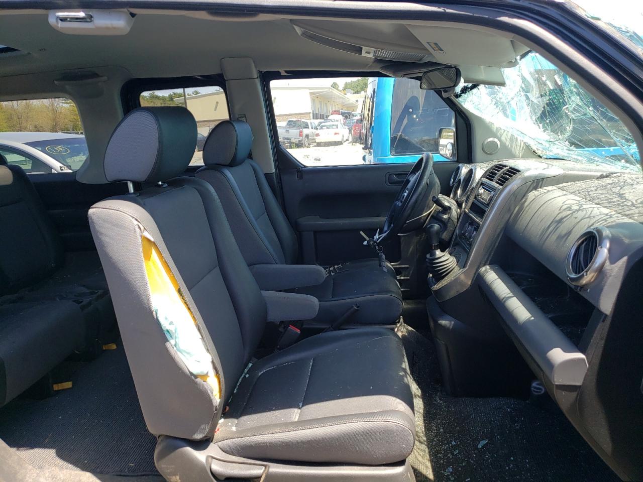 Photo 5 from auction – 2005 HONDA ELEMENT EX with VIN 5J6YH276X5L016420