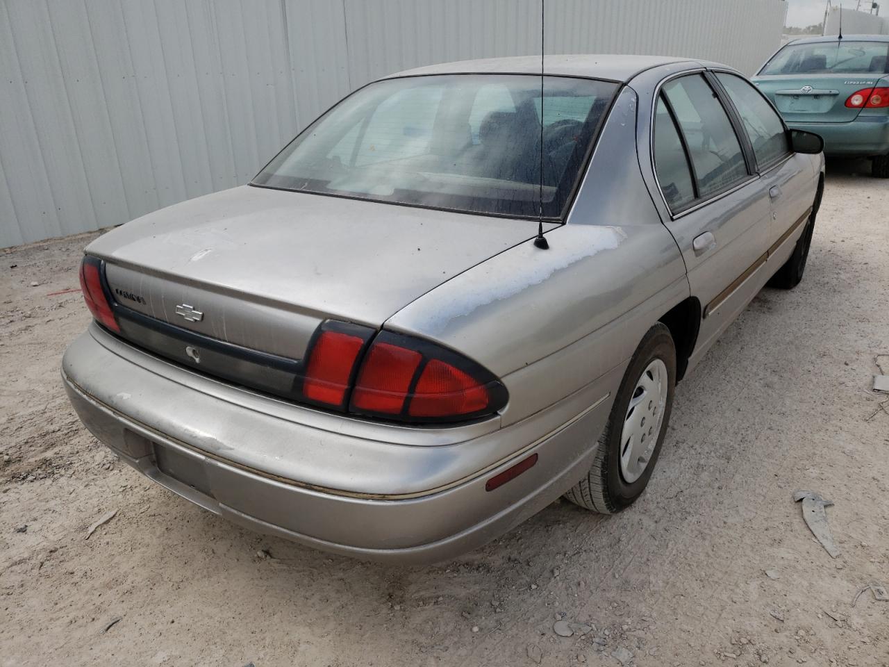 Photo 4 from auction – 1997 CHEVROLET LUMINA BAS with VIN 2G1WL52M4V1122489