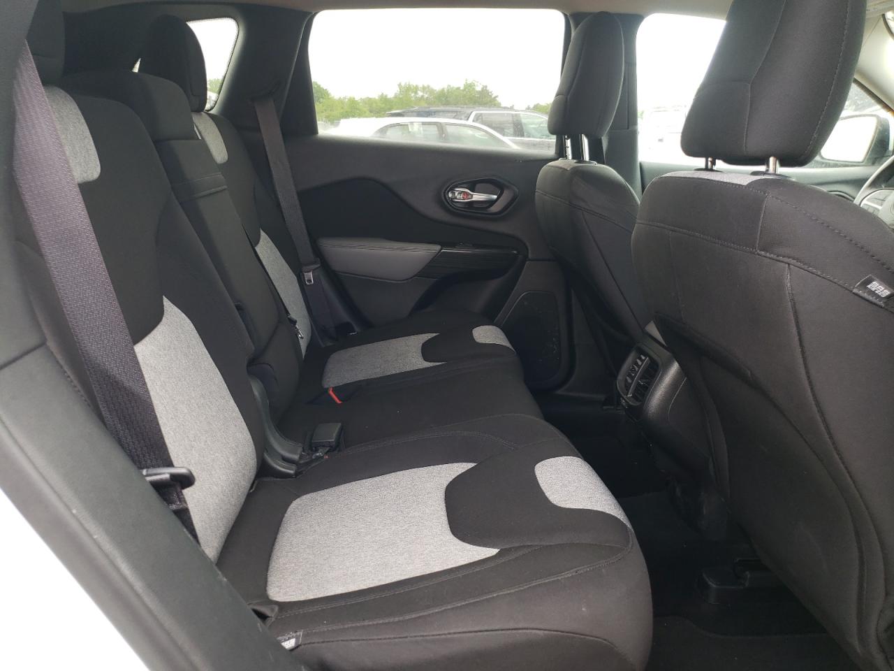 Photo 6 from auction – 2014 JEEP CHEROKEE L with VIN 1C4PJLCBXEW116353