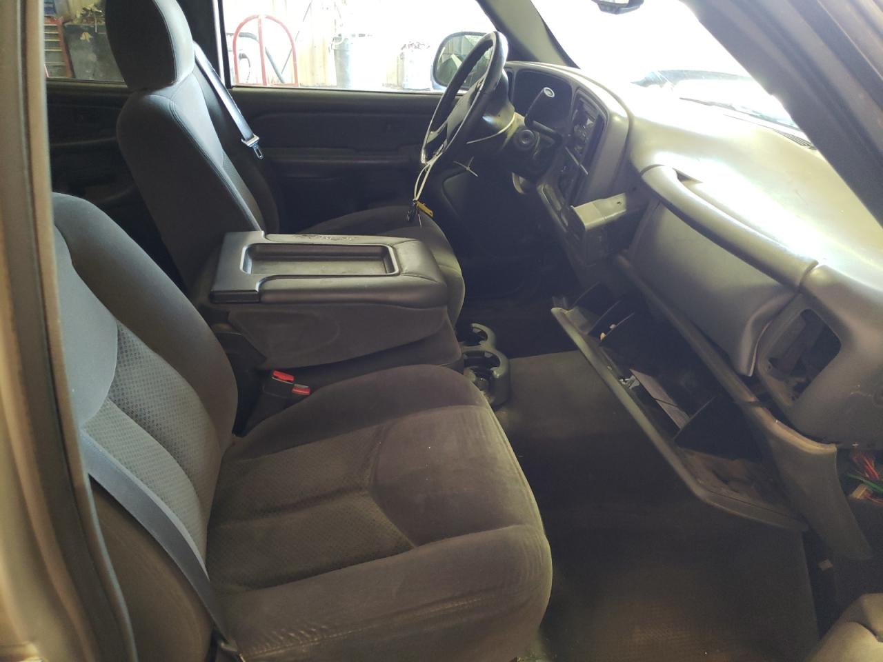 Photo 5 from auction – 2006 CHEVROLET SILVERADO with VIN 2GCEC13T261148463