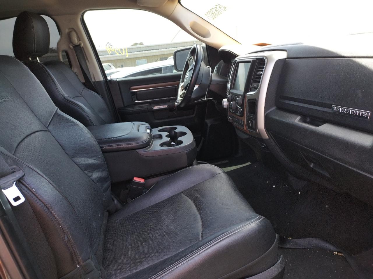Photo 4 from auction – 2014 RAM 1500 LARAM with VIN 1C6RR6NT6ES190697
