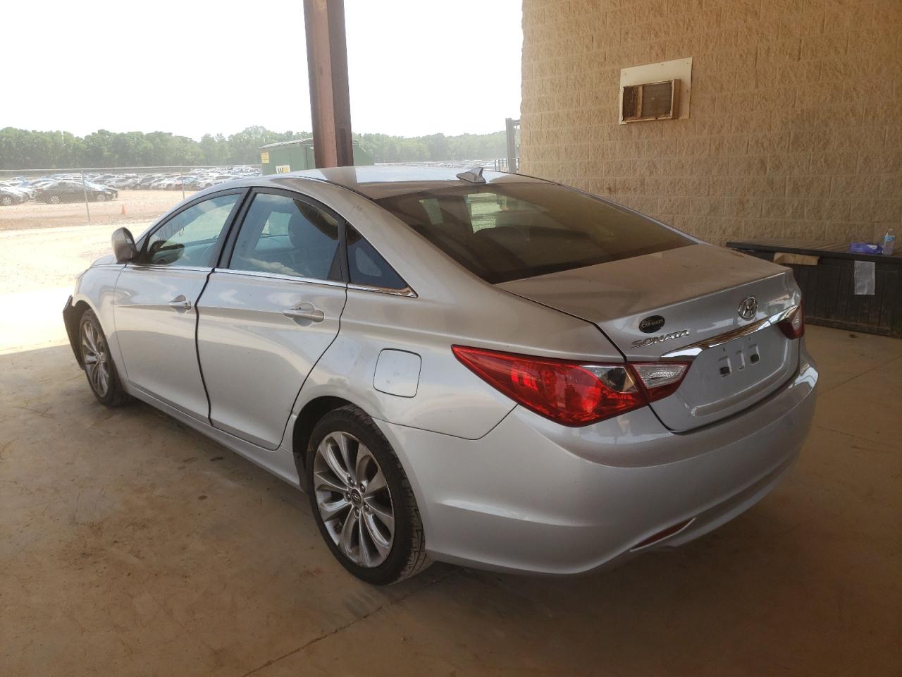 Photo 3 from auction – 2013 HYUNDAI SONATA GLS with VIN 5NPEB4AC1DH525643