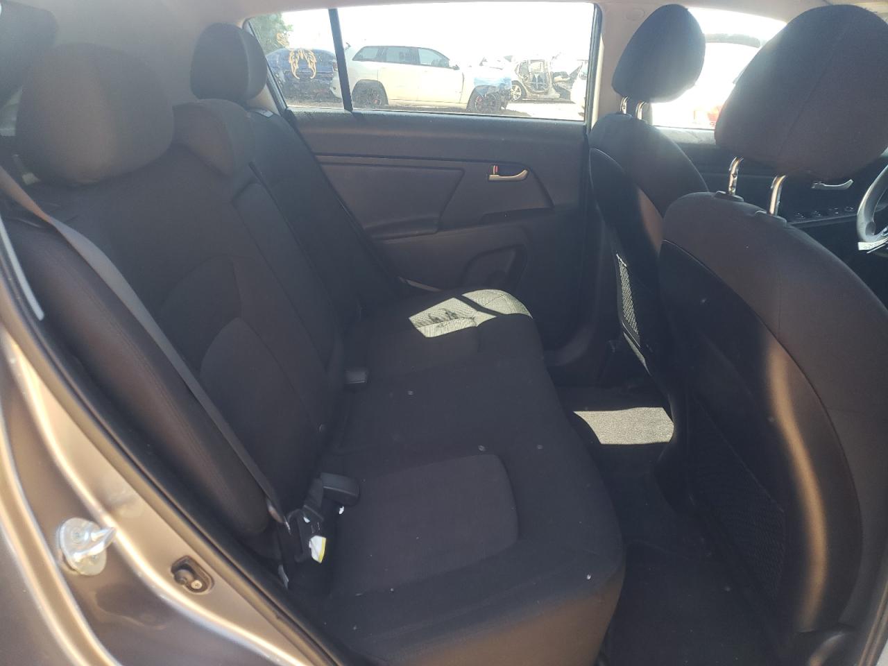 Photo 6 from auction – 2011 KIA SPORTAGE L with VIN KNDPB3A20B7029129