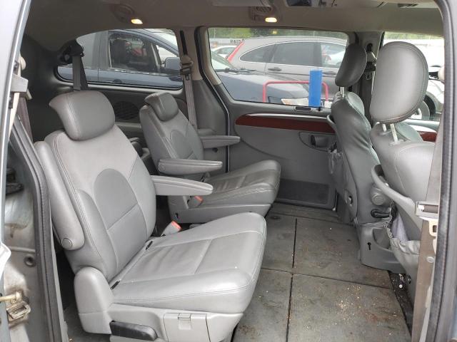 Photo 6 from auction – 2005 CHRYSLER TOWN & COU with VIN 2C8GP64L55R319262