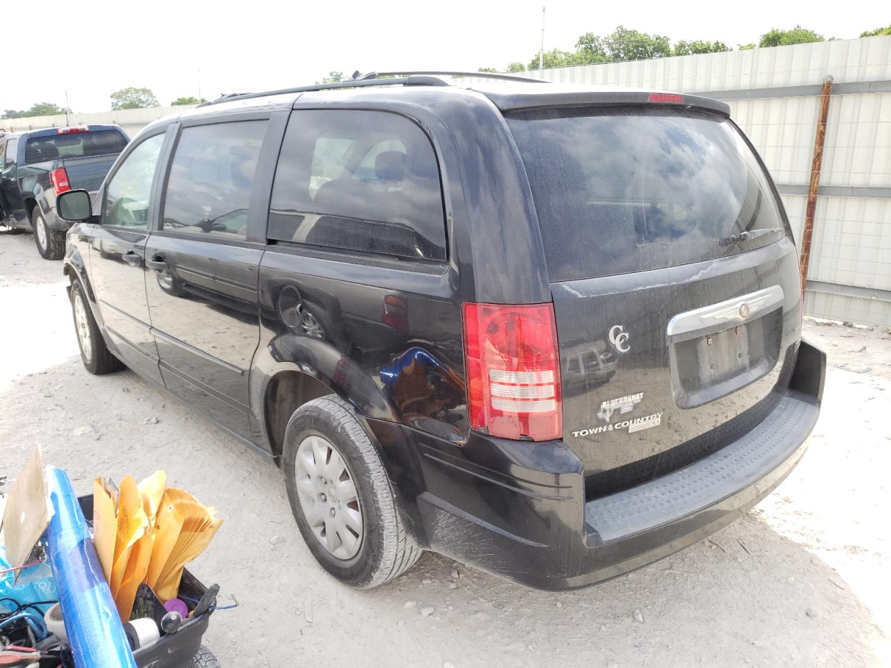 Photo 3 from auction – 2008 CHRYSLER TOWN & COU with VIN 2A8HR44H78R651698