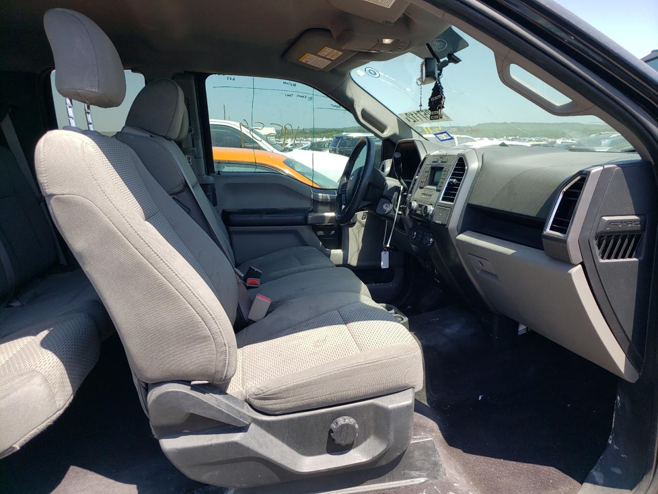 Photo 5 from auction – 2015 FORD F150 SUPER with VIN 1FTEX1C81FKE02373