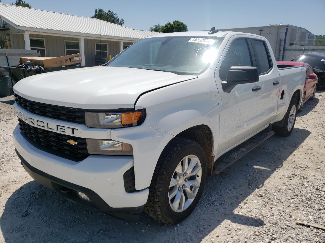 Photo 2 from auction – 2019 CHEVROLET SILVERADO with VIN 1GCRYBEF0KZ200514