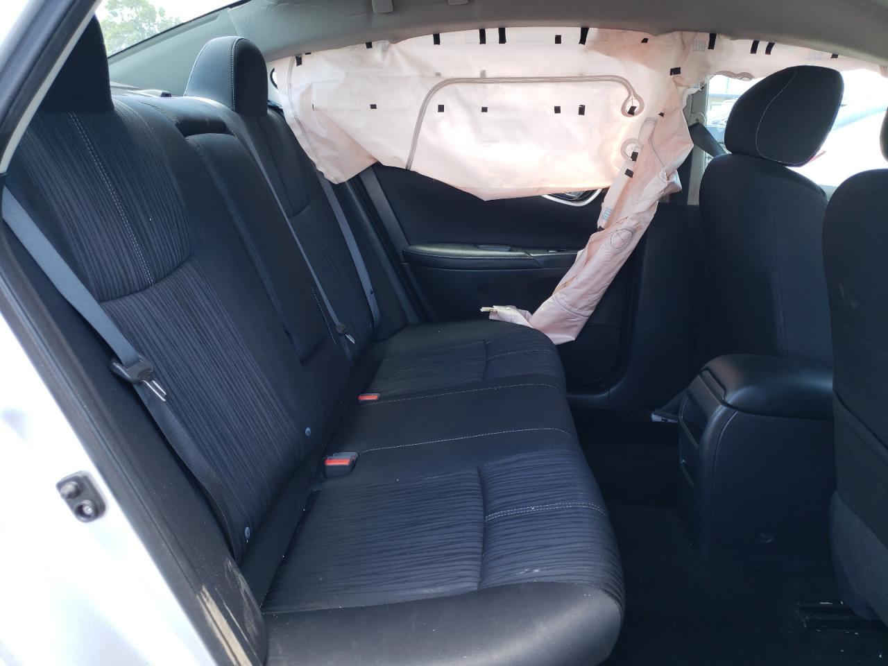 Photo 6 from auction – 2016 NISSAN SENTRA S with VIN 3N1AB7AP4GL650243