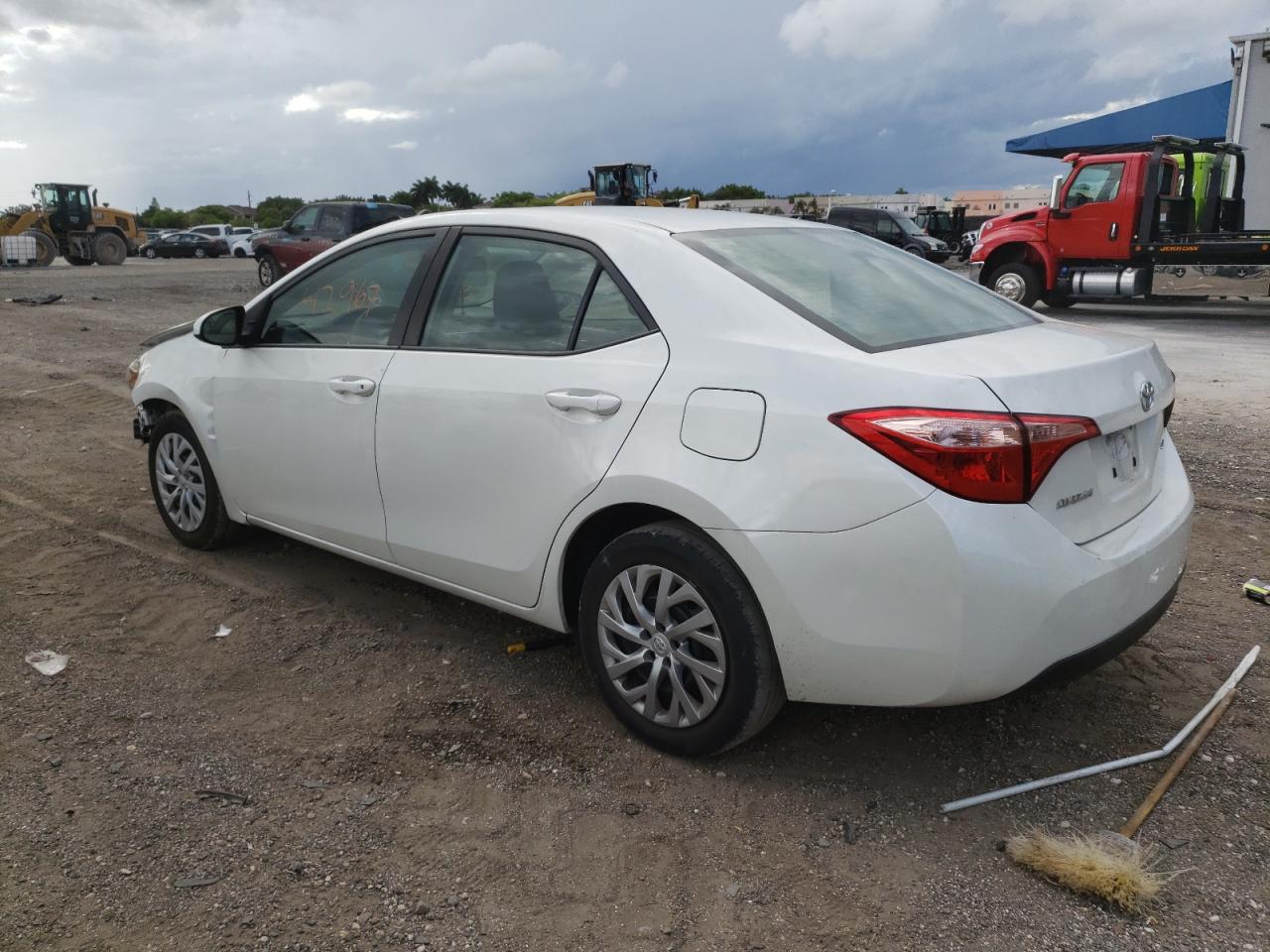 Photo 3 from auction – 2018 TOYOTA COROLLA L with VIN 5YFBURHE3JP811395