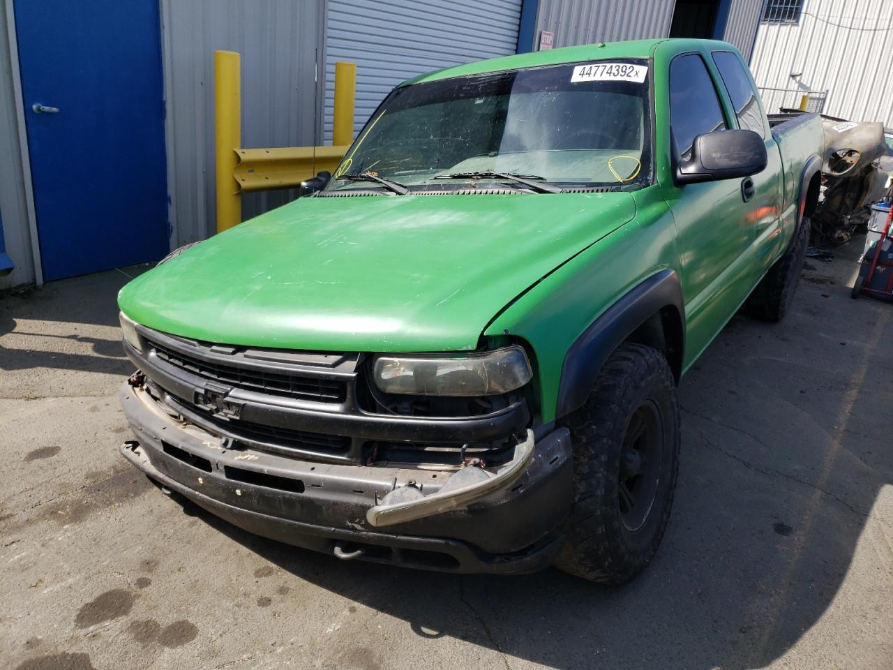Photo 2 from auction – 2001 CHEVROLET SILVERADO with VIN 1GCEK19T51E256545