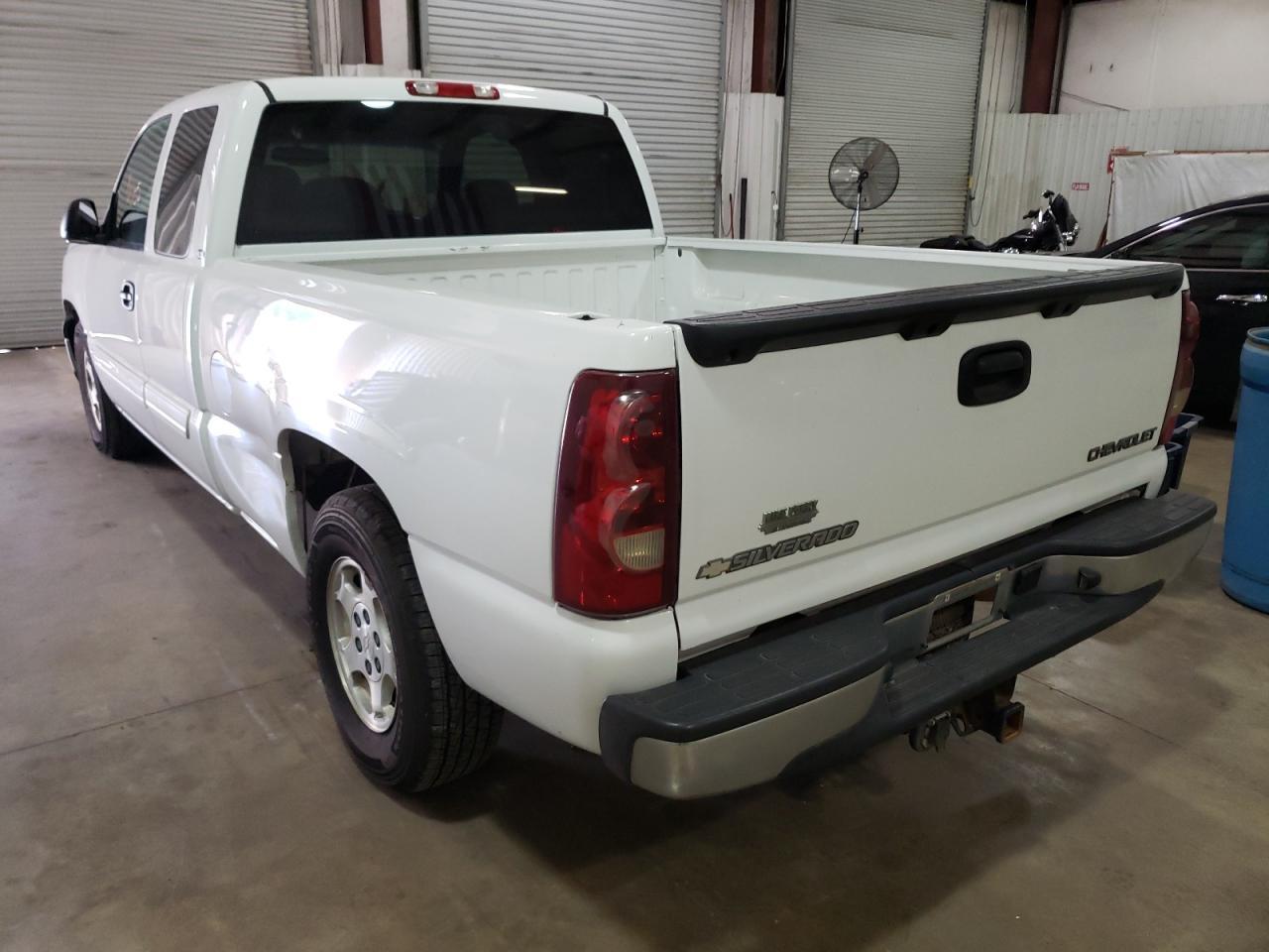 Photo 3 from auction – 2003 CHEVROLET SILVERADO with VIN 2GCEC19VX31409424