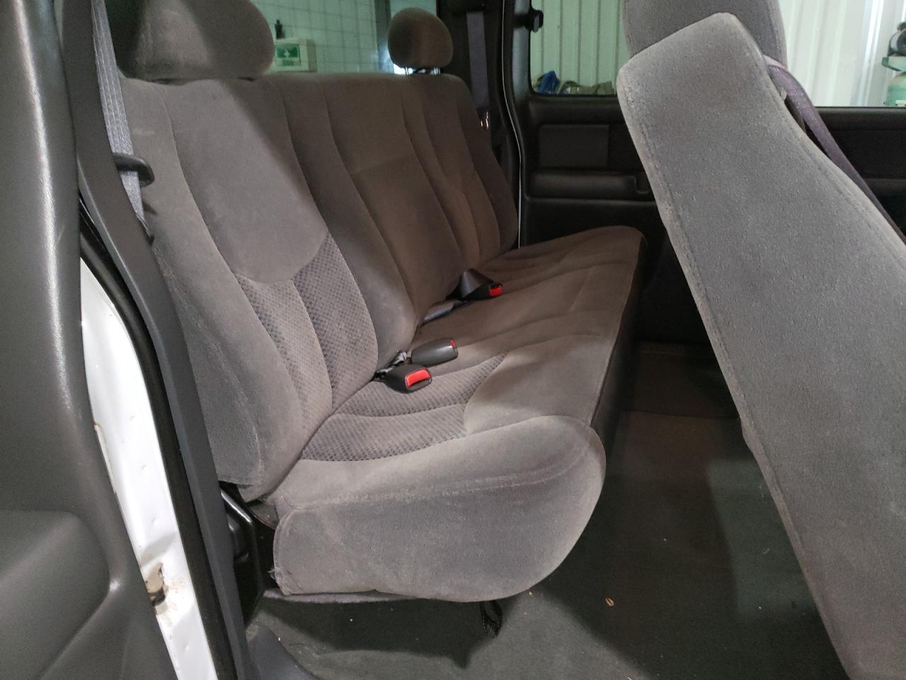 Photo 6 from auction – 2003 CHEVROLET SILVERADO with VIN 2GCEC19VX31409424