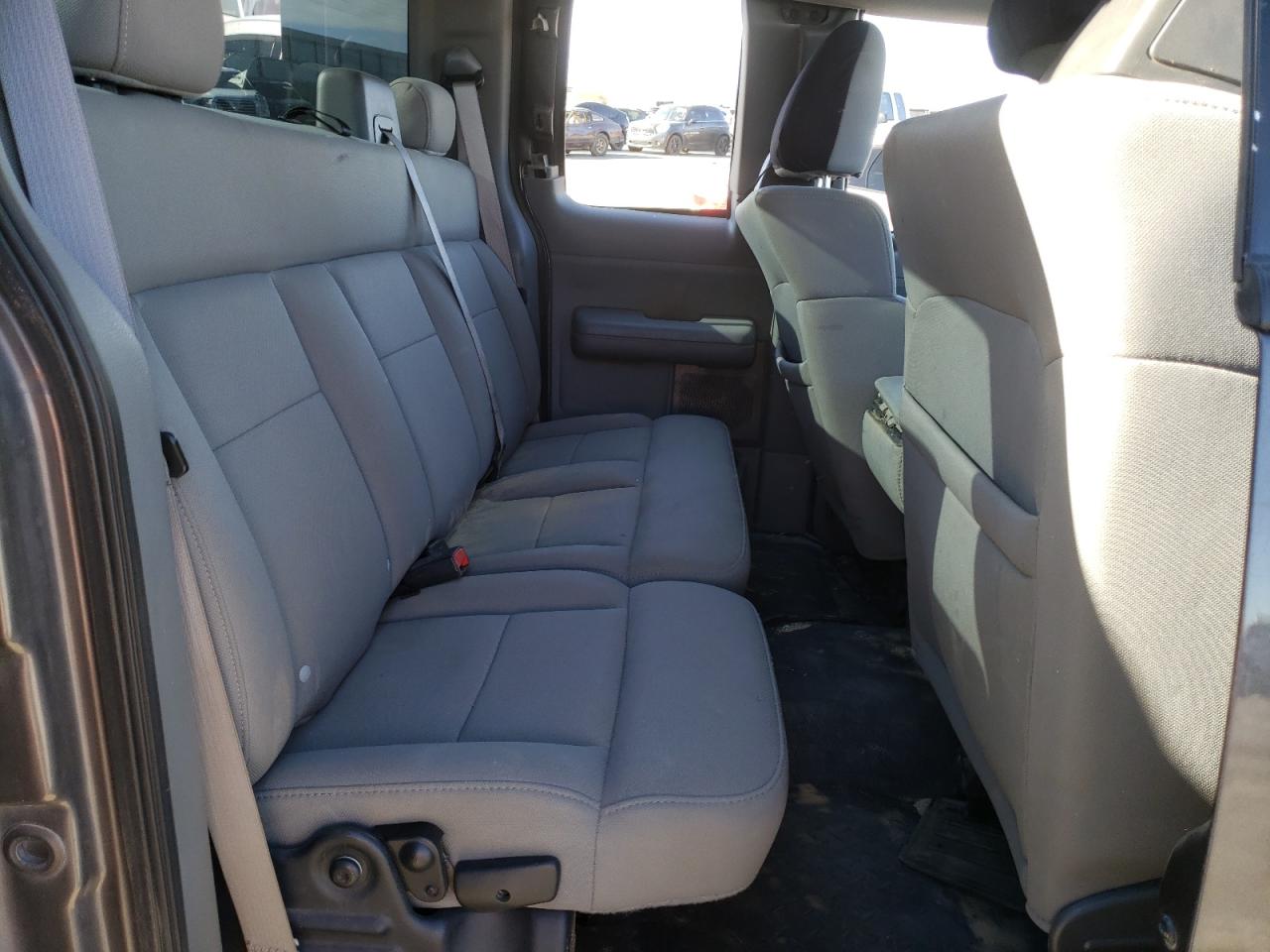 Photo 6 from auction – 2005 FORD F150 with VIN 1FTRX14W95KD49676
