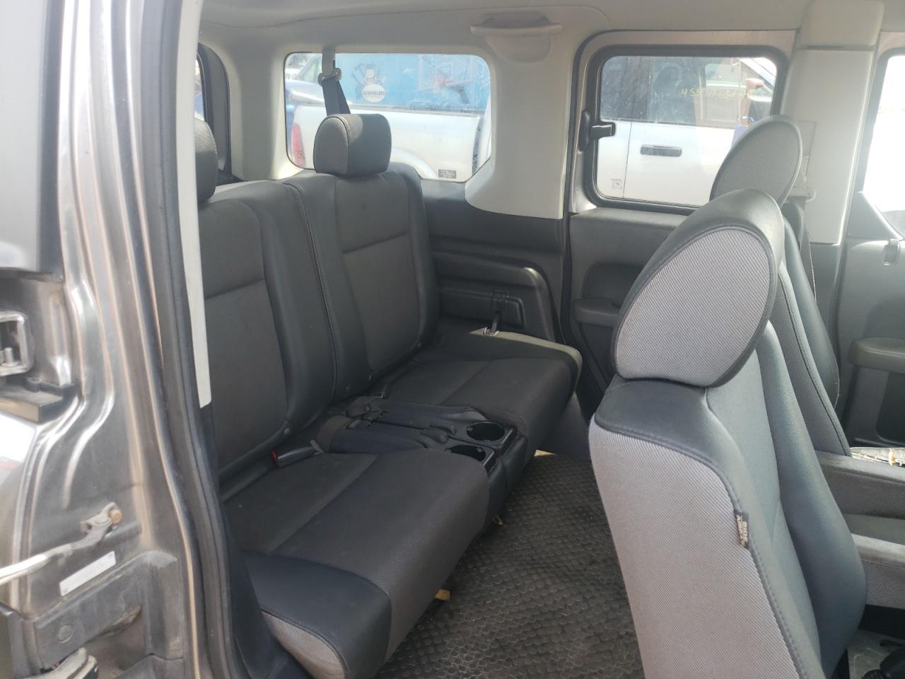 Photo 6 from auction – 2005 HONDA ELEMENT EX with VIN 5J6YH28605L032849