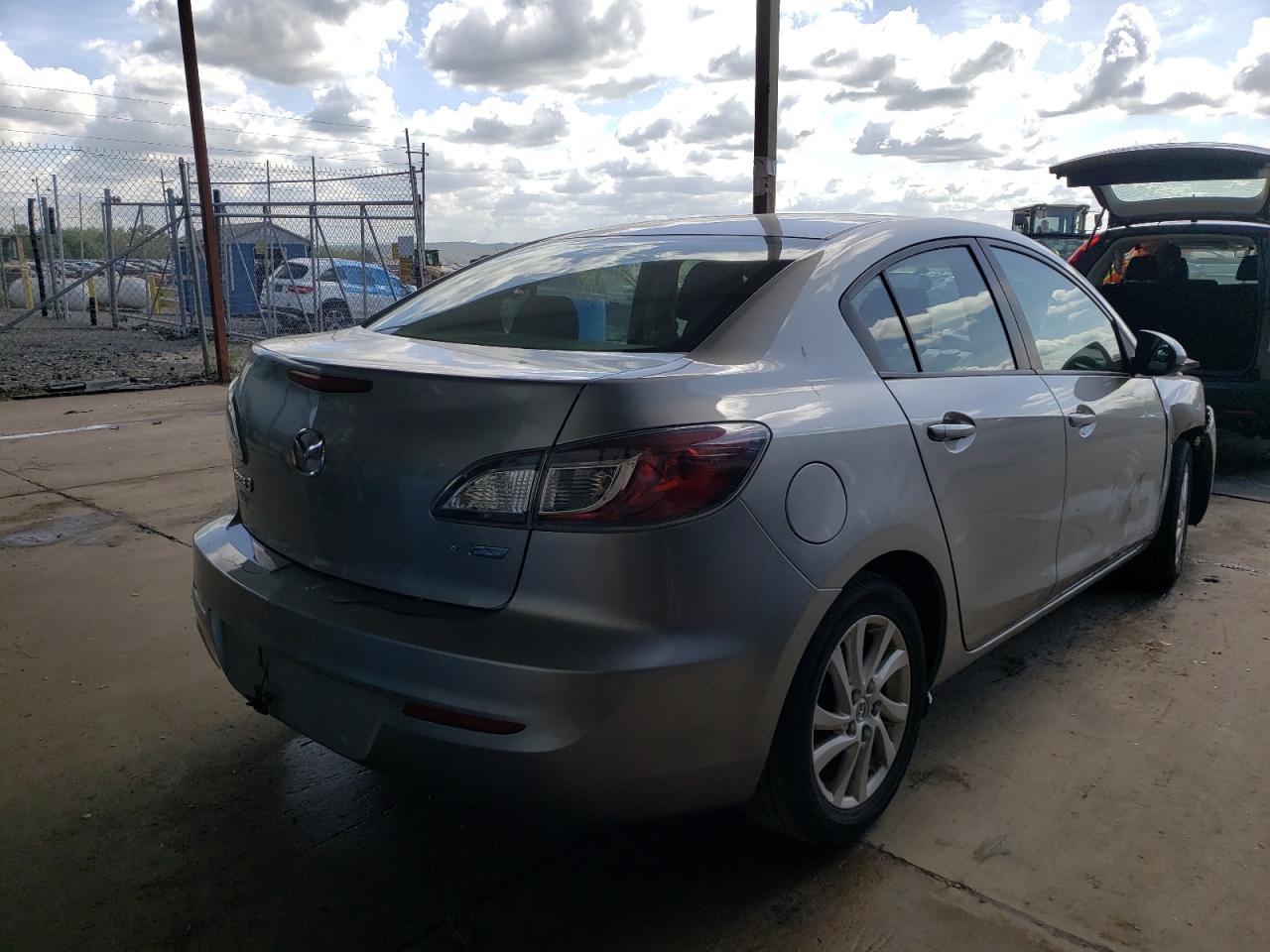 Photo 17 from auction – 2012 MAZDA 3 I with VIN JM1BL1V83C1541708