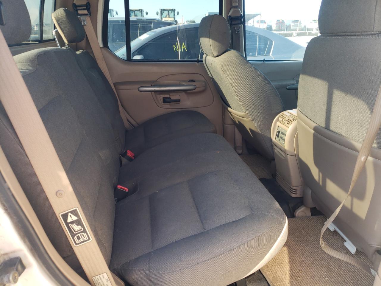 Photo 6 from auction – 2002 FORD EXPLORER S with VIN 1FMZU67E22UD53105