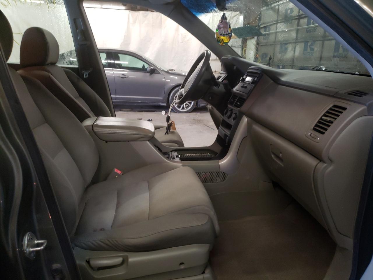 Photo 5 from auction – 2007 HONDA PILOT LX with VIN 5FNYF18127B029709