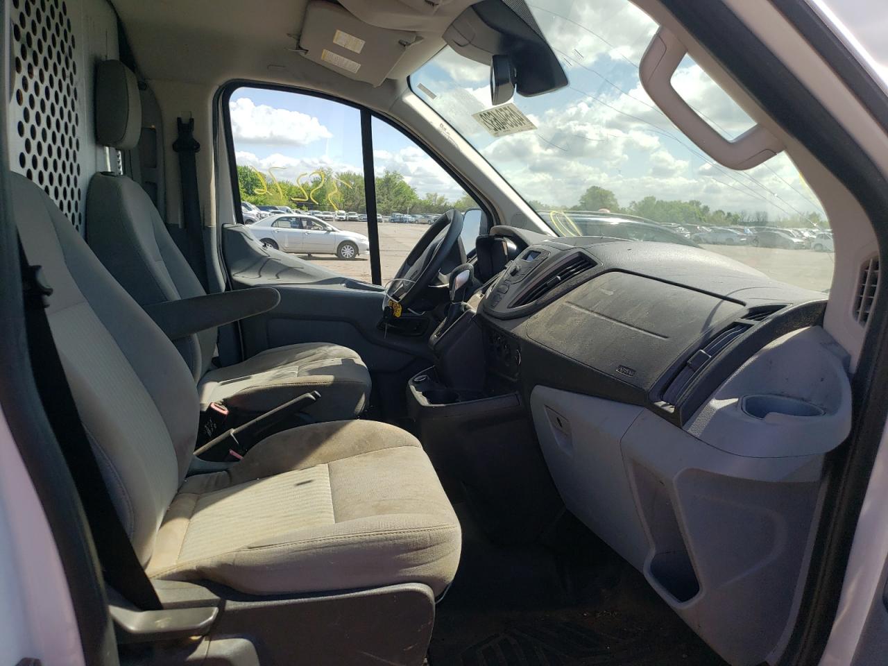 Photo 5 from auction – 2019 FORD TRANSIT T- with VIN 1FTYR1YM7KKA42341