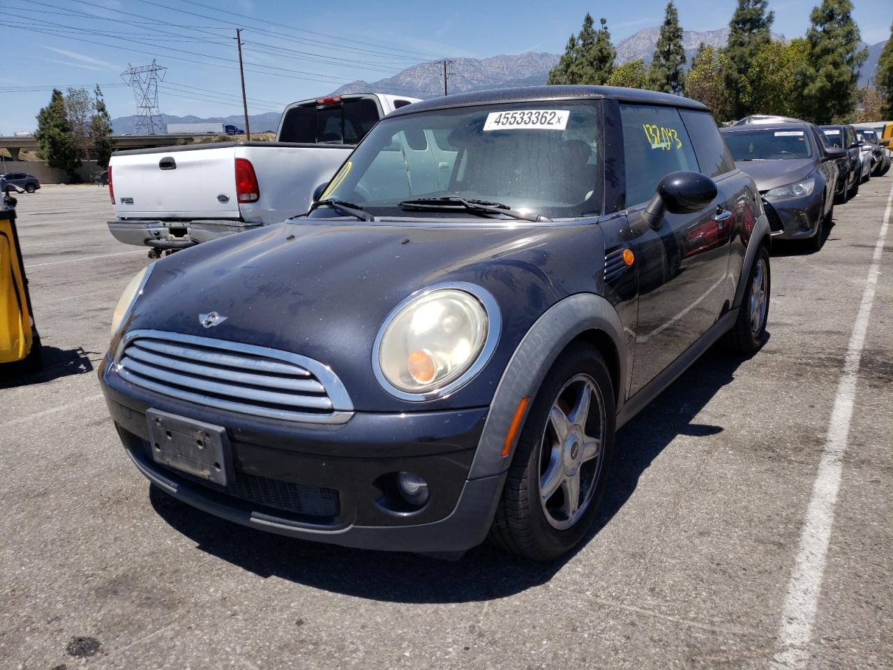 Photo 2 from auction – 2008 MINI COOPER with VIN WMWMF33588TT62853
