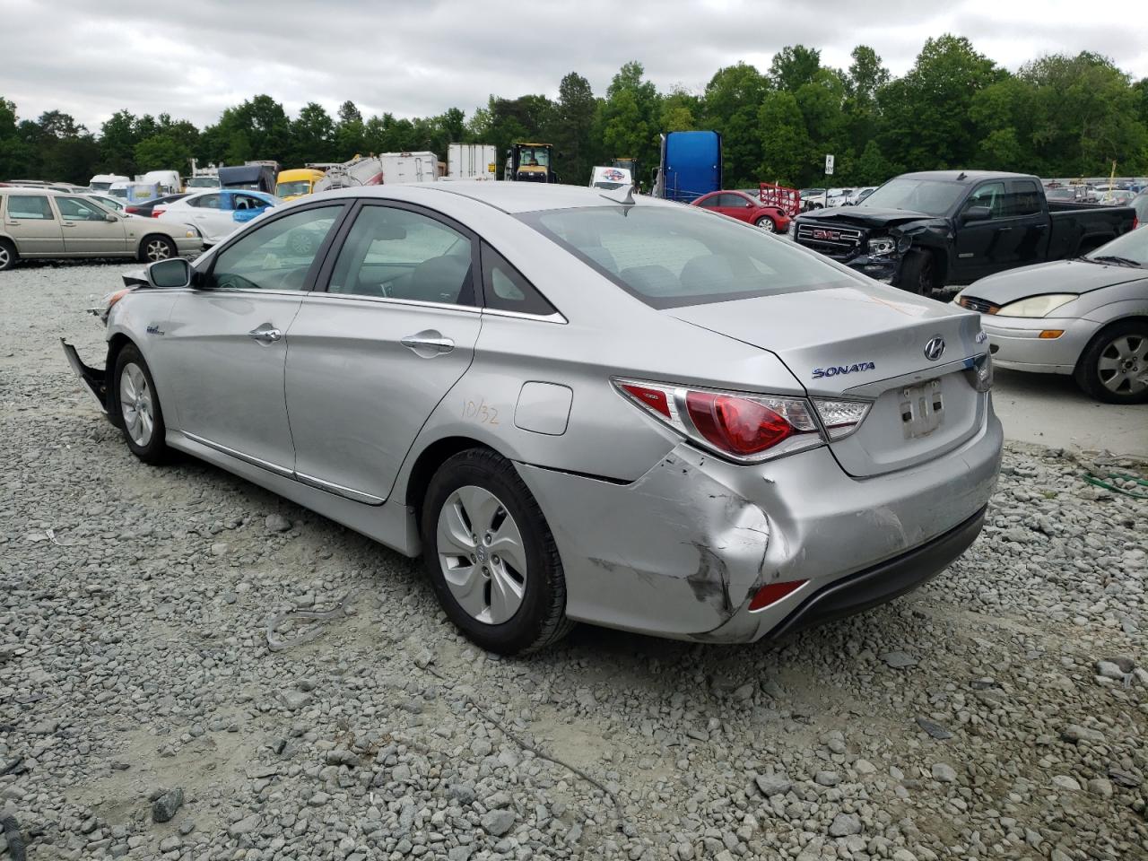 Photo 13 from auction – 2015 HYUNDAI SONATA HYB with VIN KMHEC4A42FA130818
