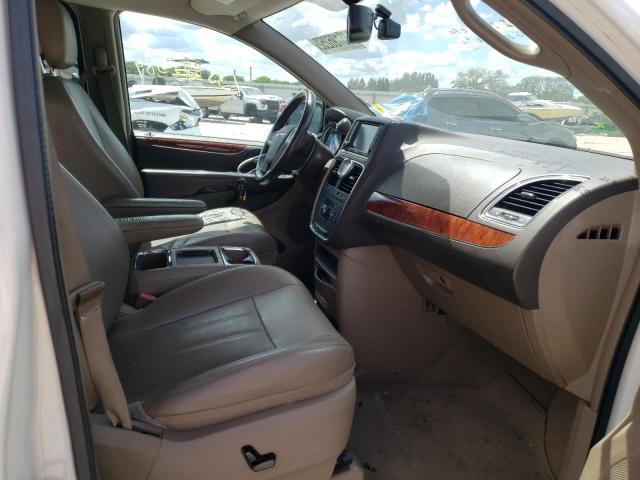 Photo 5 from auction – 2013 CHRYSLER TOWN & COU with VIN 2C4RC1CGXDR747730