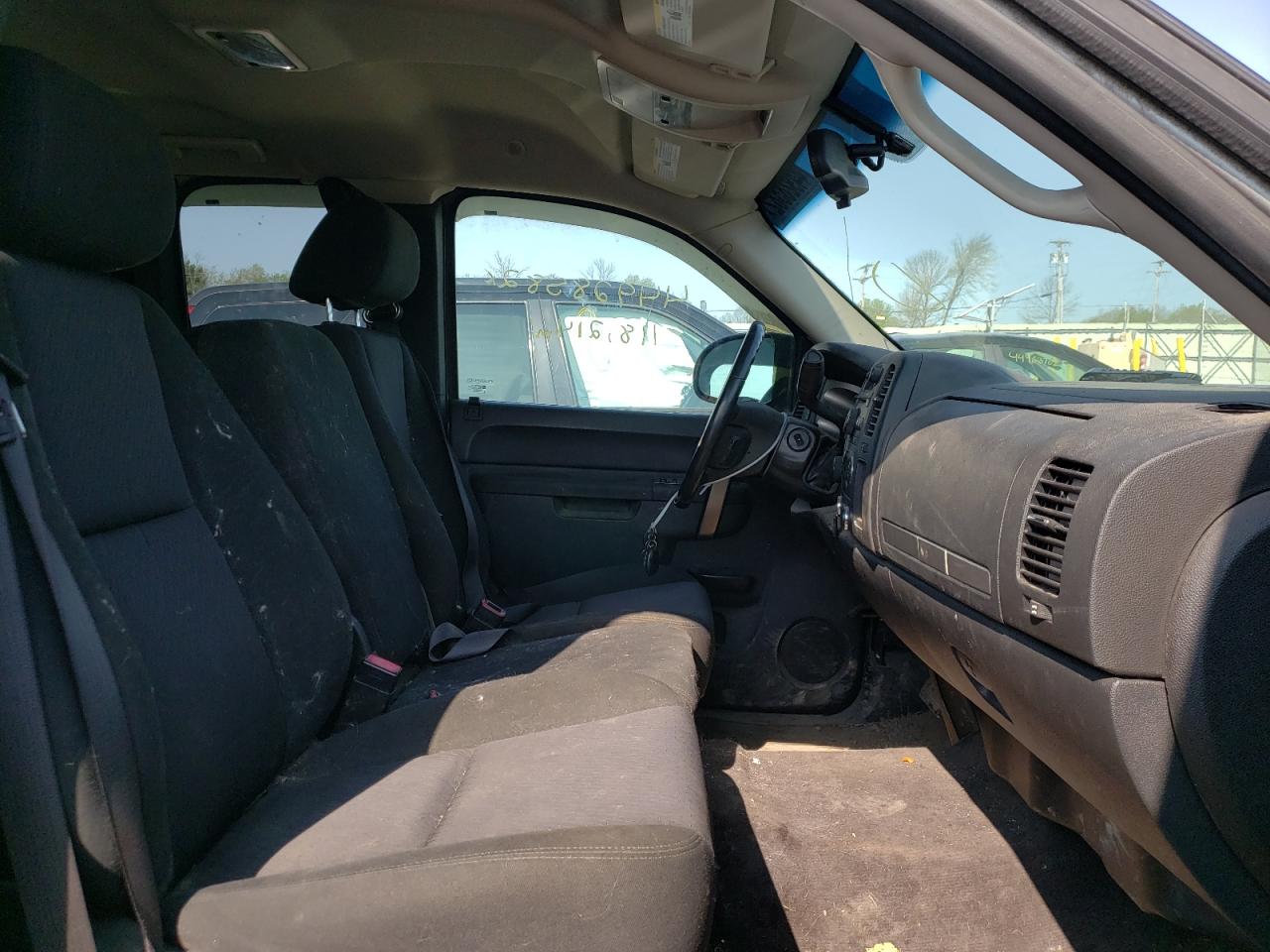 Photo 5 from auction – 2013 CHEVROLET SILVERADO with VIN 1GCRKSE78DZ270873