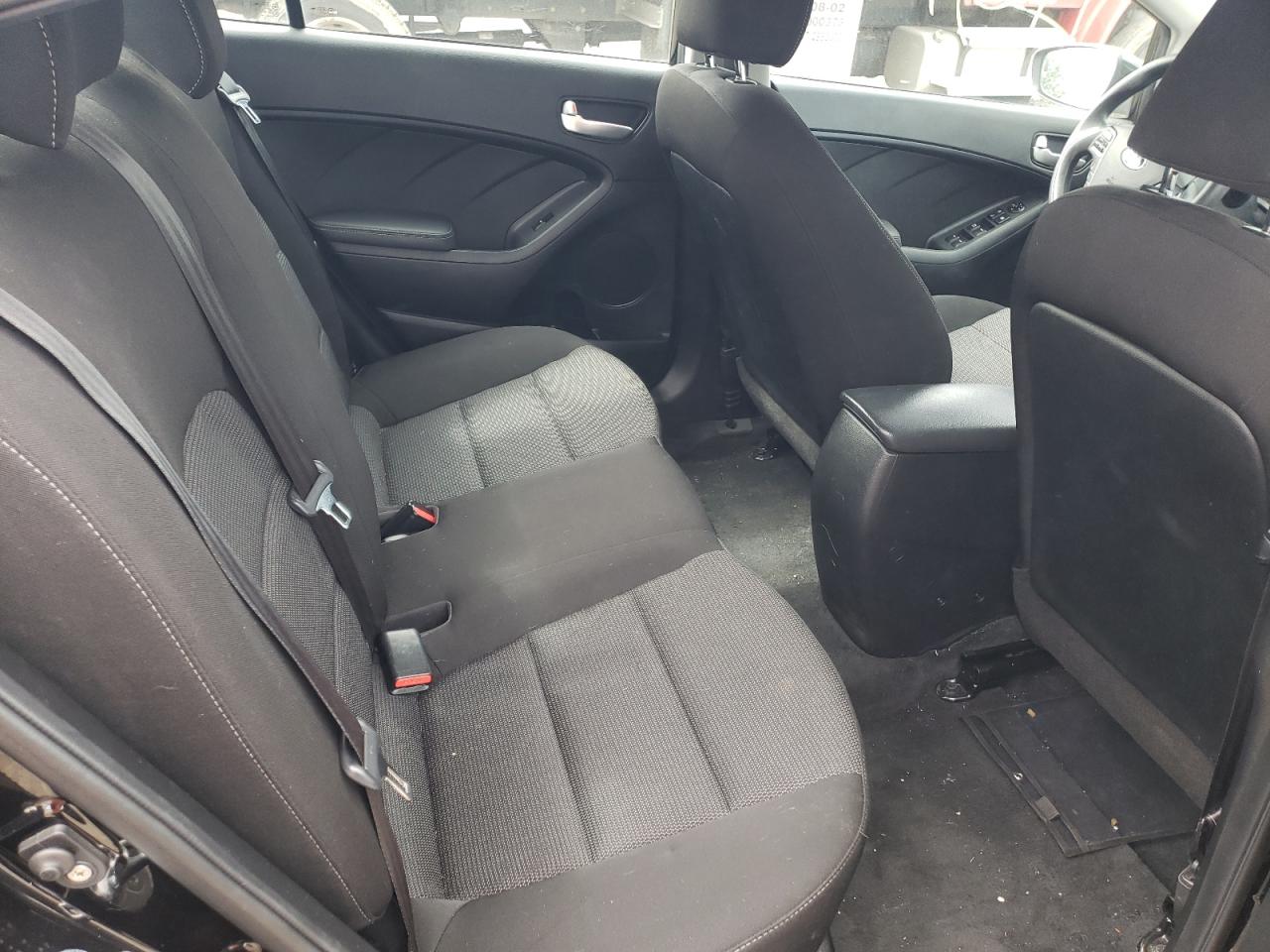 Photo 6 from auction – 2018 KIA FORTE LX with VIN 3KPFK4A7XJE239927