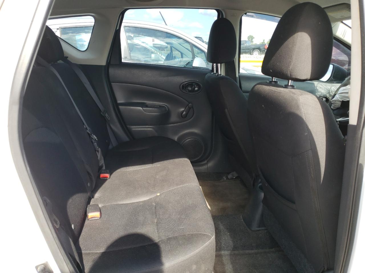 Photo 6 from auction – 2015 NISSAN VERSA NOTE with VIN 3N1CE2CP7FL372131