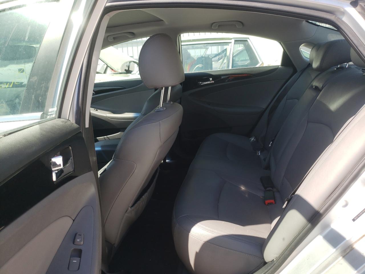 Photo 6 from auction – 2011 HYUNDAI SONATA SE with VIN 5NPEC4AC8BH304566