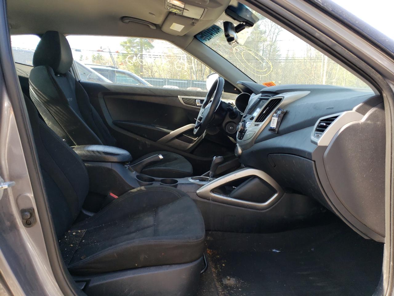 Photo 5 from auction – 2014 HYUNDAI VELOSTER with VIN KMHTC6AD3EU211083