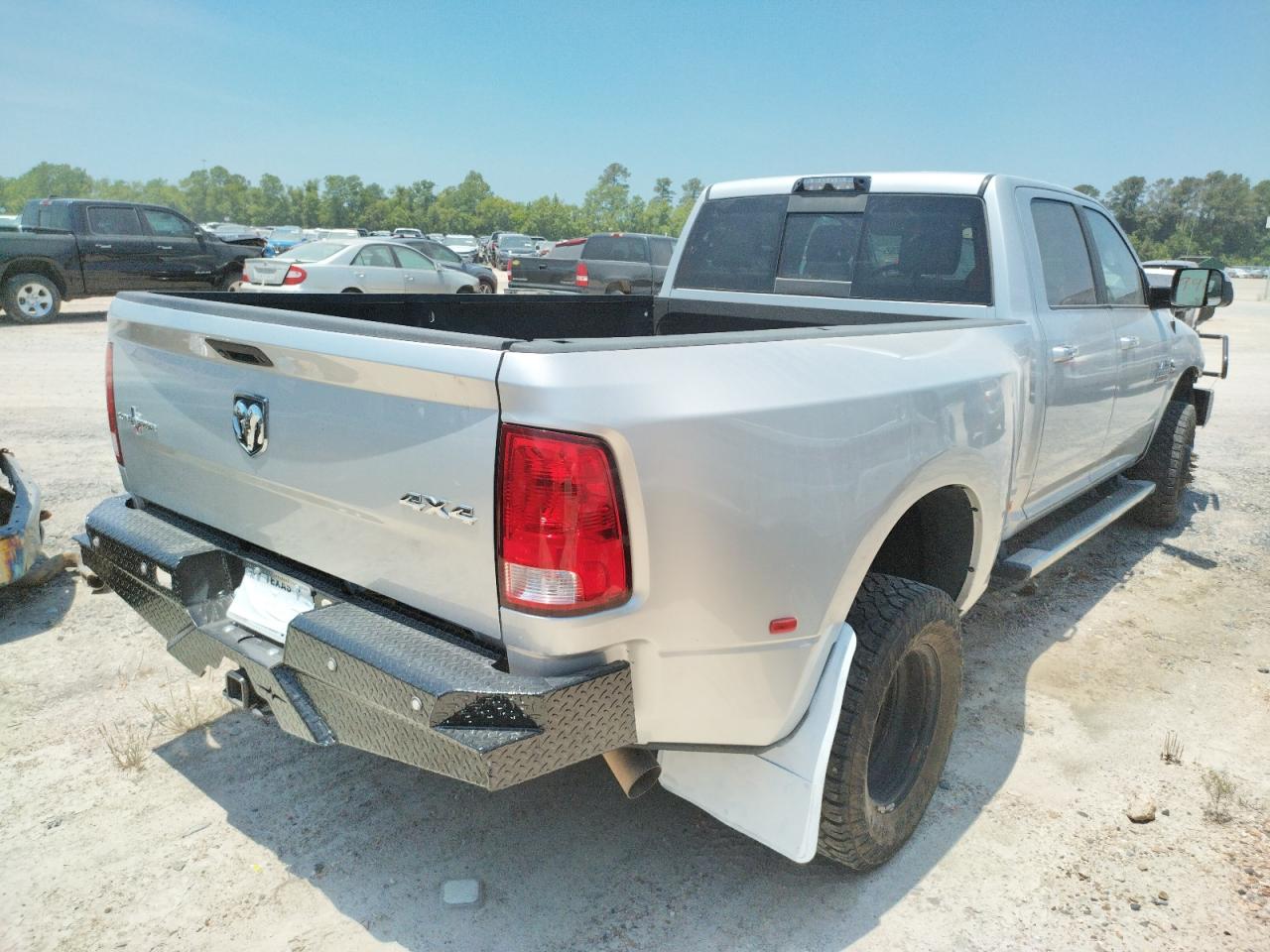 Photo 4 from auction – 2018 RAM 3500 SLT with VIN 3C63RRHL0JG200144