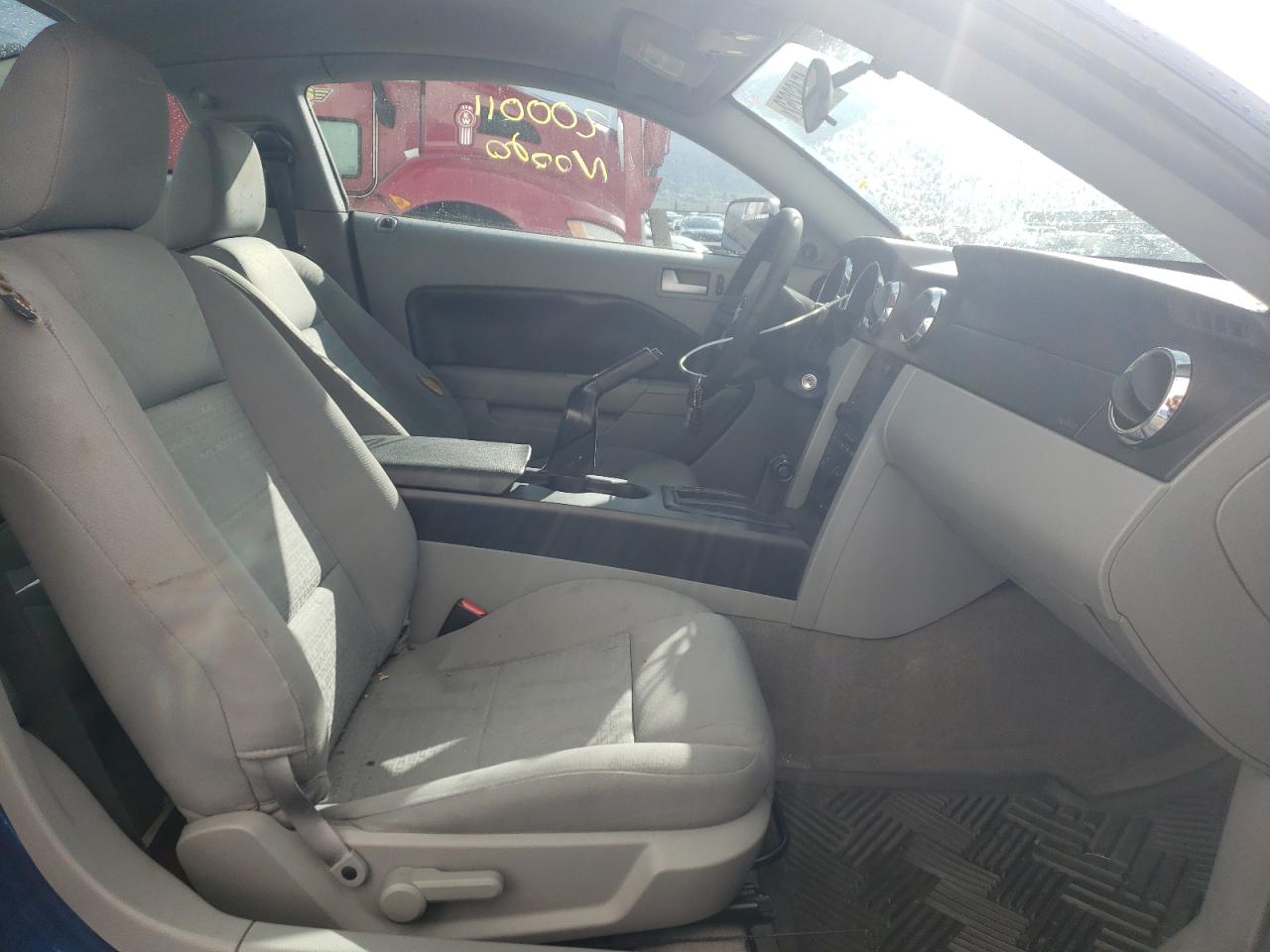 Photo 5 from auction – 2006 FORD MUSTANG with VIN 1ZVHT80N265225839