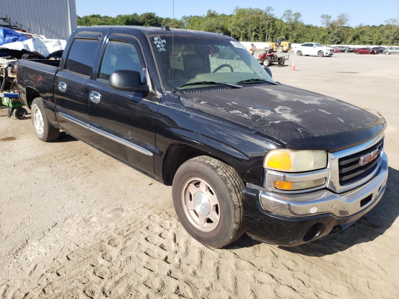 GMC NEW SIERRA 2004 with VIN 2GTEC13T441383847 - Photo from auction