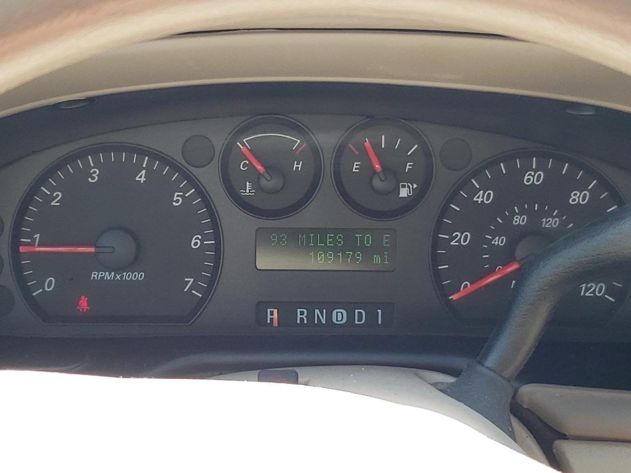 Photo 8 from auction – 2005 FORD TAURUS SE with VIN 1FAFP53U45A102779